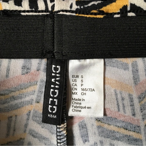 DIVIDED H & M Mini Skirt SZ S - Picture 6 of 12